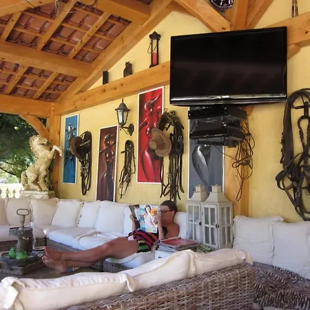 Le Verger De Sauvebonne 3*