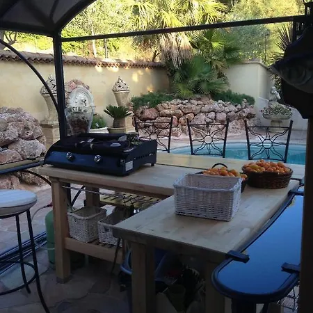 Le Verger De Sauvebonne 3*