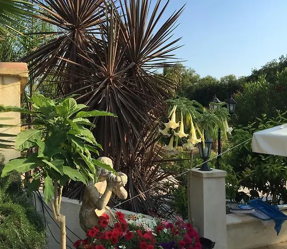 Oda ve Kahvaltı Le Verger De Sauvebonne 3*