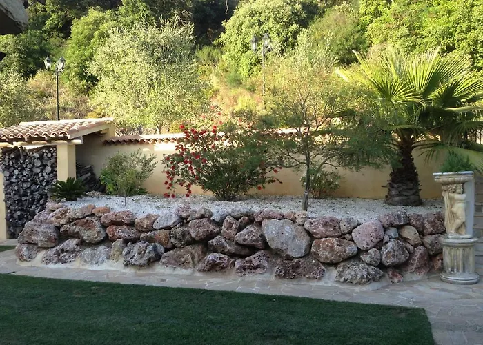 Oda ve Kahvaltı Le Verger De Sauvebonne Hyères