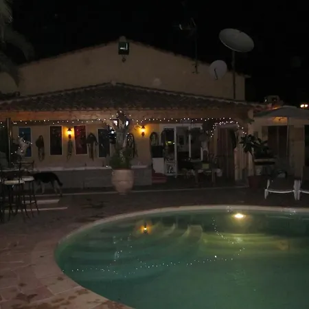 Le Verger De Sauvebonne Bed & Breakfast *